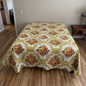 Floral Quilted Bedspread Mod 70’s Retro Queen 96” x 105” Tastemaker